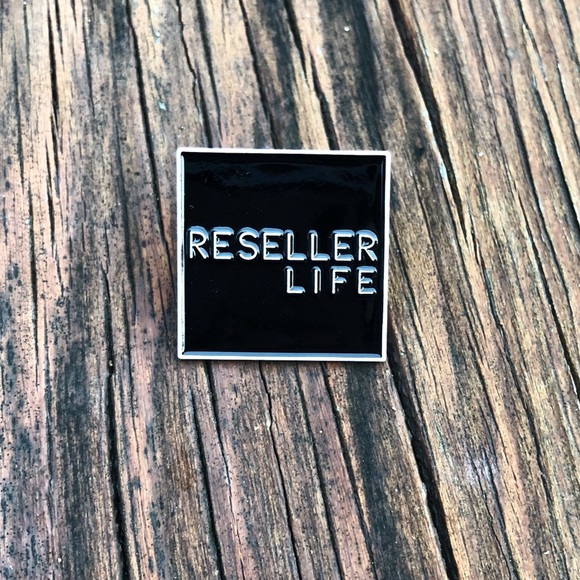 Custom Reseller Life Custom Lapel Pin 1" x 1" - Picture 2 of 8